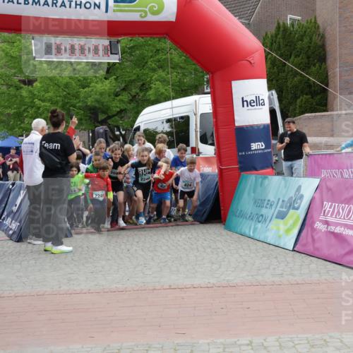 10.05.2026 - 8. Wedeler Halbmarathon Yannick Fuchs http://msf.ph/oto/9736753 10.05.2026 12:44:57 Ziel 7, 2249, 209, 2248, 624 meine-sportfotos.de
