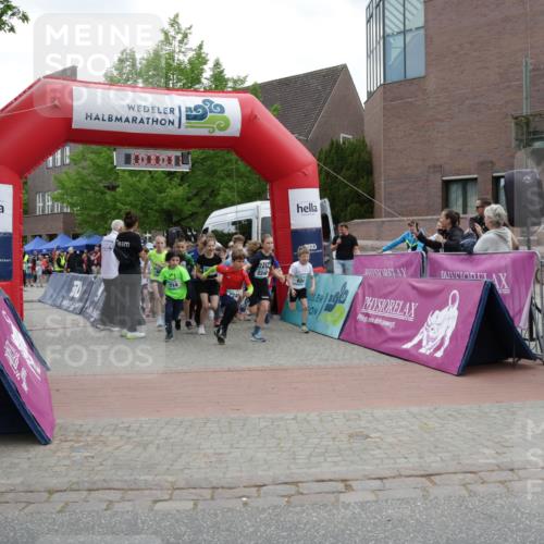 10.05.2026 - 8. Wedeler Halbmarathon Yannick Fuchs http://msf.ph/oto/9736759 10.05.2026 12:44:58 Ziel 714, 2249, 2248, 624 meine-sportfotos.de