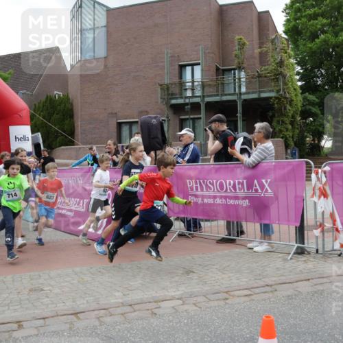 10.05.2026 - 8. Wedeler Halbmarathon Yannick Fuchs http://msf.ph/oto/9736765 10.05.2026 12:44:59 Ziel 2093, 997, 714, 623, 624 meine-sportfotos.de