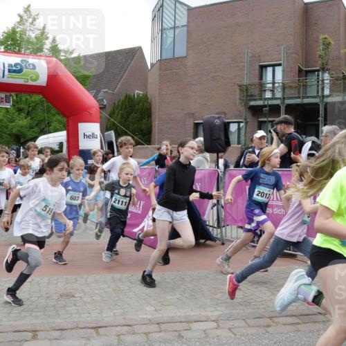 10.05.2026 - 8. Wedeler Halbmarathon Yannick Fuchs http://msf.ph/oto/9736773 10.05.2026 12:45:00 Ziel 4, 2170, 796, 30, 519, 607, 2111, 2013 meine-sportfotos.de