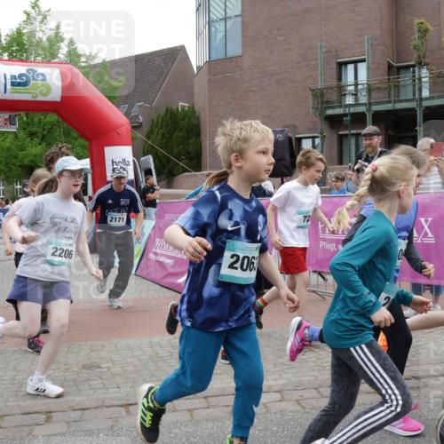 10.05.2026 - 8. Wedeler Halbmarathon Yannick Fuchs http://msf.ph/oto/9736792 10.05.2026 12:45:03 Ziel 2206, 2171, 206, 72, 0, 20 meine-sportfotos.de