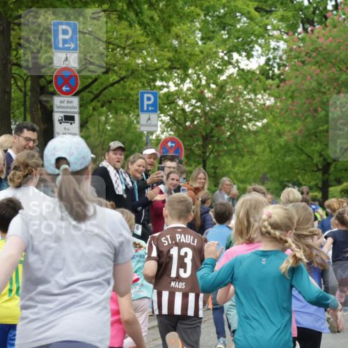 10.05.2026 - 8. Wedeler Halbmarathon Yannick Fuchs http://msf.ph/oto/9736805 10.05.2026 12:45:06 Ziel 0, 40, 13 meine-sportfotos.de