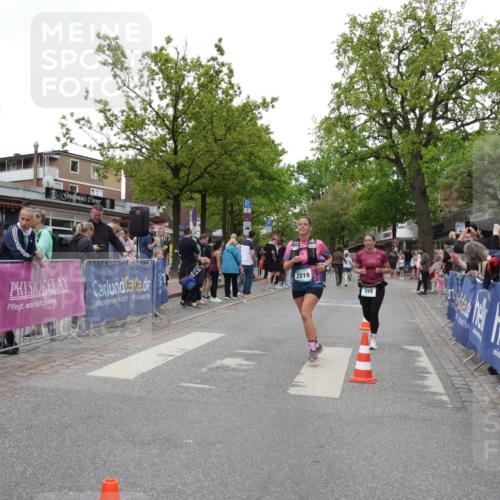 10.05.2026 - 8. Wedeler Halbmarathon Yannick Fuchs http://msf.ph/oto/9736808 10.05.2026 12:45:11 Ziel 9, 2219, 319 meine-sportfotos.de