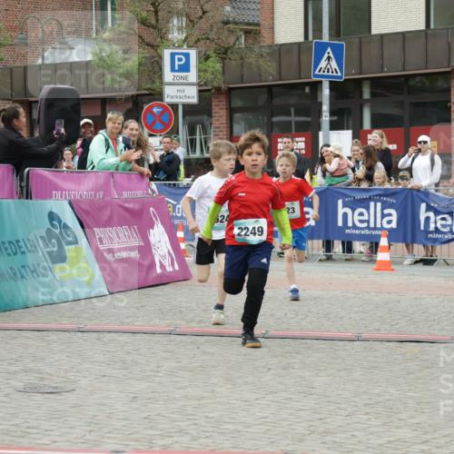 10.05.2026 - 8. Wedeler Halbmarathon Yannick Fuchs http://msf.ph/oto/9736827 10.05.2026 12:47:38 Ziel 3, 0, 624, 2249, 23, 16, 623, 624, 2249 meine-sportfotos.de