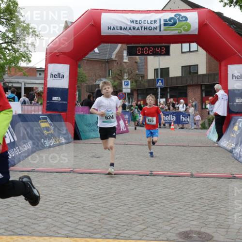 10.05.2026 - 8. Wedeler Halbmarathon Yannick Fuchs http://msf.ph/oto/9736835 10.05.2026 12:47:40 Ziel 1120, 10, 02, 43, 624, 9, 2249, 623, 623, 624, 997, 2093, 2249 meine-sportfotos.de