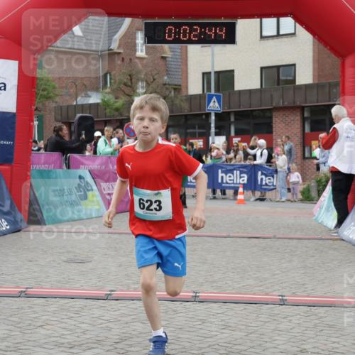 10.05.2026 - 8. Wedeler Halbmarathon Yannick Fuchs http://msf.ph/oto/9736841 10.05.2026 12:47:41 Ziel 10, 02, 49, 623, 623, 624, 997, 2093, 2249 meine-sportfotos.de