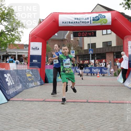10.05.2026 - 8. Wedeler Halbmarathon Yannick Fuchs http://msf.ph/oto/9736853 10.05.2026 12:47:44 Ziel 30, 10, 02, 97, 997, 2093, 623, 624, 997, 2093, 2152, 2248, 2249 meine-sportfotos.de