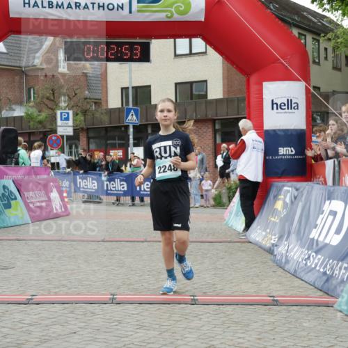 10.05.2026 - 8. Wedeler Halbmarathon Yannick Fuchs http://msf.ph/oto/9736870 10.05.2026 12:47:49 Ziel 76, 10, 02, 53, 2024, 2248, 997, 2093, 2152, 2248 meine-sportfotos.de