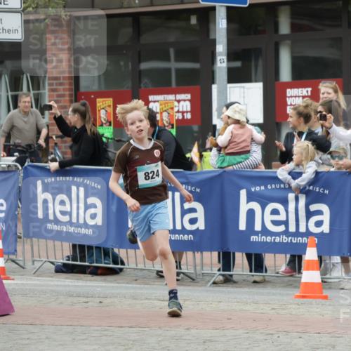 10.05.2026 - 8. Wedeler Halbmarathon Yannick Fuchs http://msf.ph/oto/9736893 10.05.2026 12:48:01 Ziel 75, 16, 824, 797, 824 meine-sportfotos.de