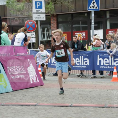 10.05.2026 - 8. Wedeler Halbmarathon Yannick Fuchs http://msf.ph/oto/9736897 10.05.2026 12:48:02 Ziel 795, 16, 75, 16, 824, 795, 797, 824 meine-sportfotos.de