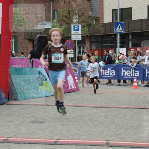 10.05.2026 - 8. Wedeler Halbmarathon Yannick Fuchs http://msf.ph/oto/9736906 10.05.2026 12:48:04 Ziel 824, 2116, 795, 795, 824, 2116 meine-sportfotos.de