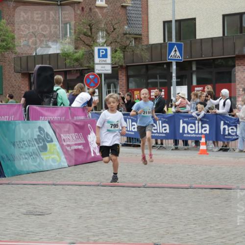 10.05.2026 - 8. Wedeler Halbmarathon Yannick Fuchs http://msf.ph/oto/9736912 10.05.2026 12:48:05 Ziel 2116, 795, 408, 795, 824, 2116 meine-sportfotos.de