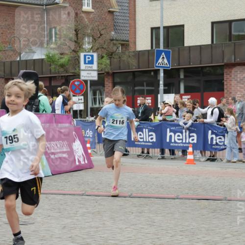 10.05.2026 - 8. Wedeler Halbmarathon Yannick Fuchs http://msf.ph/oto/9736918 10.05.2026 12:48:07 Ziel 795, 75, 16, 2116, 408, 795, 824, 2116 meine-sportfotos.de