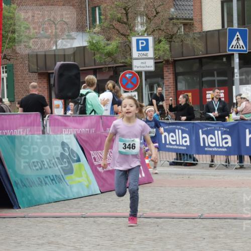 10.05.2026 - 8. Wedeler Halbmarathon Yannick Fuchs http://msf.ph/oto/9736937 10.05.2026 12:48:12 Ziel 346, 013, 040, 346, 408, 795, 2013, 2116 meine-sportfotos.de