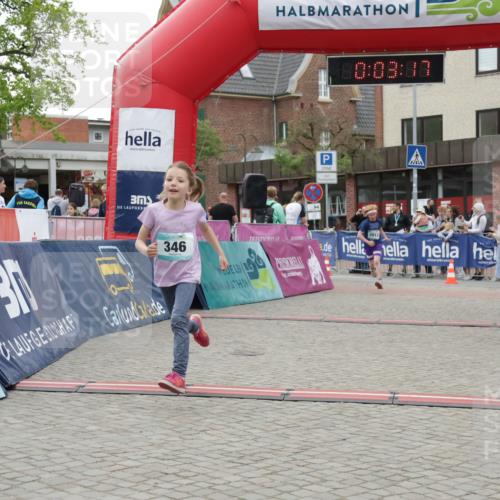 10.05.2026 - 8. Wedeler Halbmarathon Yannick Fuchs http://msf.ph/oto/9736943 10.05.2026 12:48:13 Ziel 30, 180, 03, 07, 346, 2013, 346, 408, 714, 2013, 2116 meine-sportfotos.de