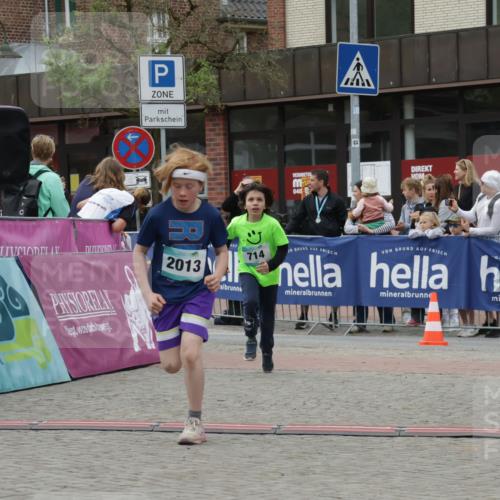 10.05.2026 - 8. Wedeler Halbmarathon Yannick Fuchs http://msf.ph/oto/9736952 10.05.2026 12:48:15 Ziel 040, 714, 2013, 346, 408, 714, 2013 meine-sportfotos.de