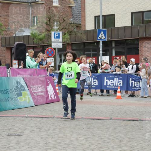10.05.2026 - 8. Wedeler Halbmarathon Yannick Fuchs http://msf.ph/oto/9736962 10.05.2026 12:48:18 Ziel 714, 2172, 346, 607, 714, 2013, 2172 meine-sportfotos.de