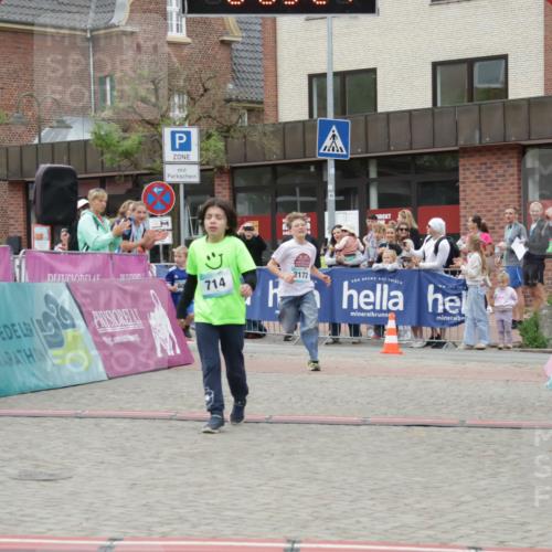 10.05.2026 - 8. Wedeler Halbmarathon Yannick Fuchs http://msf.ph/oto/9736963 10.05.2026 12:48:18 Ziel 60, 714, 2172, 346, 607, 714, 2013, 2172 meine-sportfotos.de