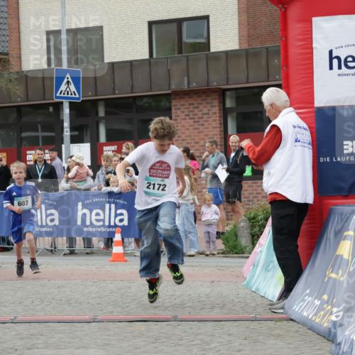 10.05.2026 - 8. Wedeler Halbmarathon Yannick Fuchs http://msf.ph/oto/9736968 10.05.2026 12:48:19 Ziel 714, 040, 607, 16, 20, 22, 2172, 607, 714, 2013, 2172 meine-sportfotos.de