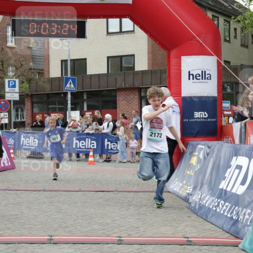 10.05.2026 - 8. Wedeler Halbmarathon Yannick Fuchs http://msf.ph/oto/9736975 10.05.2026 12:48:20 Ziel 714, 0, 03, 29, 607, 20, 22, 2172, 607, 714, 2013, 2172 meine-sportfotos.de