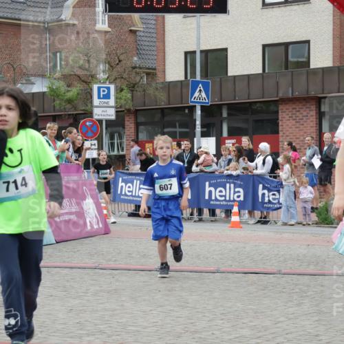 10.05.2026 - 8. Wedeler Halbmarathon Yannick Fuchs http://msf.ph/oto/9736979 10.05.2026 12:48:21 Ziel 714, 2095, 607, 20, 22, 2026, 2172, 607, 609, 714, 2013, 2095, 2172 meine-sportfotos.de