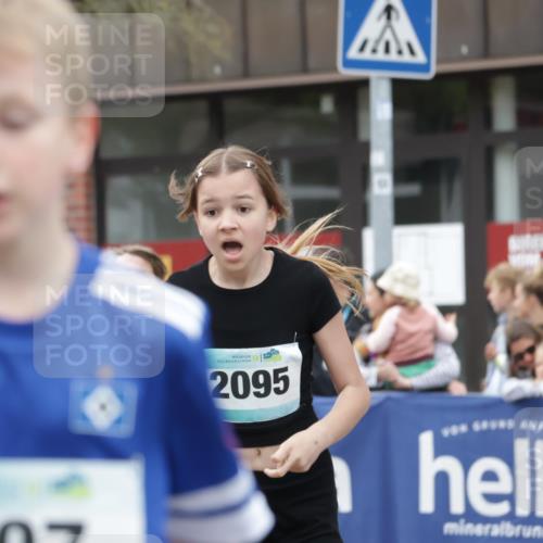 10.05.2026 - 8. Wedeler Halbmarathon Yannick Fuchs http://msf.ph/oto/9736982 10.05.2026 12:48:25 Ziel 6, 2095, 147, 607, 609, 728, 2095, 2172 meine-sportfotos.de