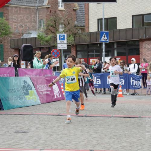 10.05.2026 - 8. Wedeler Halbmarathon Yannick Fuchs http://msf.ph/oto/9737010 10.05.2026 12:48:33 Ziel 2150, 60, 197, 519, 197, 519, 728, 2054, 2063, 2066, 2150, 2170 meine-sportfotos.de