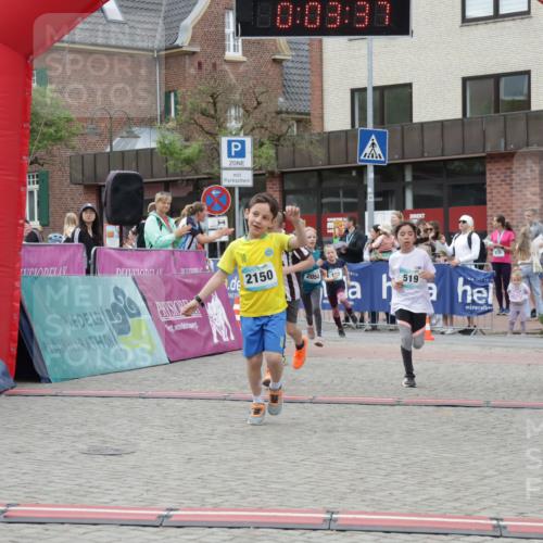 10.05.2026 - 8. Wedeler Halbmarathon Yannick Fuchs http://msf.ph/oto/9737011 10.05.2026 12:48:33 Ziel 10, 03, 33, 2150, 2054, 17, 519, 197, 519, 728, 2054, 2063, 2066, 2150, 2170 meine-sportfotos.de