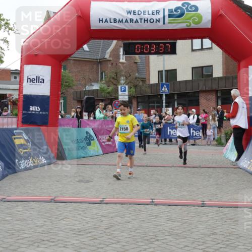 10.05.2026 - 8. Wedeler Halbmarathon Yannick Fuchs http://msf.ph/oto/9737014 10.05.2026 12:48:33 Ziel 30, 2150, 180, 03, 37, 10, 519, 197, 519, 728, 2054, 2063, 2066, 2150, 2170 meine-sportfotos.de
