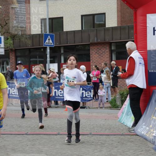 10.05.2026 - 8. Wedeler Halbmarathon Yannick Fuchs http://msf.ph/oto/9737017 10.05.2026 12:48:34 Ziel 20, 10, 2150, 2170, 354, 836, 197, 519, 2054, 2063, 2066, 2150, 2170 meine-sportfotos.de