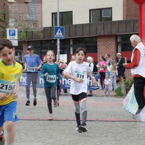 10.05.2026 - 8. Wedeler Halbmarathon Yannick Fuchs http://msf.ph/oto/9737020 10.05.2026 12:48:35 Ziel 2066, 10, 2150, 2170, 2054, 519, 197, 519, 2054, 2063, 2066, 2110, 2150, 2170 meine-sportfotos.de