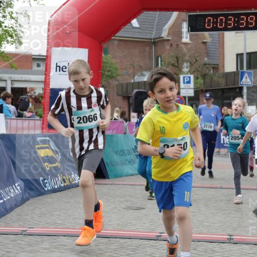 10.05.2026 - 8. Wedeler Halbmarathon Yannick Fuchs http://msf.ph/oto/9737022 10.05.2026 12:48:35 Ziel 49, 10, 2130, 30, 2066, 10, 10, 03, 39, 2170, 2054, 510, 197, 519, 2054, 2063, 2066, 2110, 2150, 2170 meine-sportfotos.de