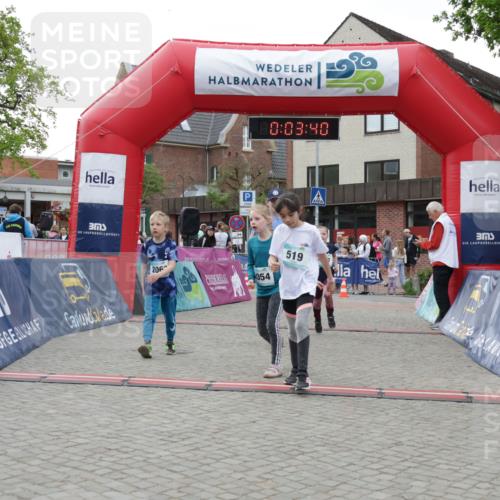 10.05.2026 - 8. Wedeler Halbmarathon Yannick Fuchs http://msf.ph/oto/9737029 10.05.2026 12:48:37 Ziel 30, 0, 03, 40, 206, 519, 9, 054, 197, 519, 2054, 2063, 2066, 2110, 2150, 2170 meine-sportfotos.de
