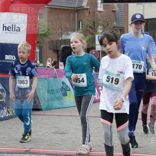 10.05.2026 - 8. Wedeler Halbmarathon Yannick Fuchs http://msf.ph/oto/9737032 10.05.2026 12:48:37 Ziel 2063, 054, 519, 9, 170, 197, 519, 2054, 2063, 2066, 2110, 2150, 2170 meine-sportfotos.de