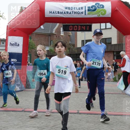 10.05.2026 - 8. Wedeler Halbmarathon Yannick Fuchs http://msf.ph/oto/9737035 10.05.2026 12:48:38 Ziel 130, 2063, 519, 2054, 0, 03, 48, 2110, 2170, 148, 197, 519, 2054, 2063, 2066, 2110, 2150, 2170 meine-sportfotos.de