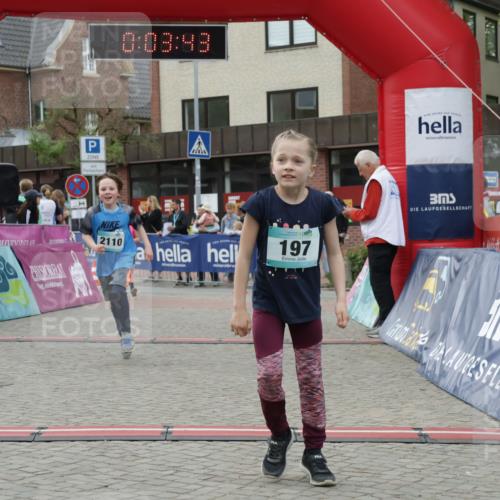 10.05.2026 - 8. Wedeler Halbmarathon Yannick Fuchs http://msf.ph/oto/9737039 10.05.2026 12:48:39 Ziel 180, 03, 43, 2110, 197, 148, 197, 519, 2054, 2063, 2066, 2110, 2150, 2170 meine-sportfotos.de