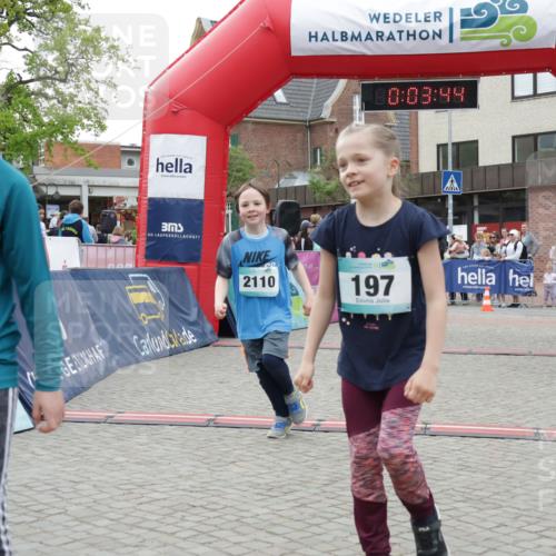 10.05.2026 - 8. Wedeler Halbmarathon Yannick Fuchs http://msf.ph/oto/9737044 10.05.2026 12:48:41 Ziel 2054, 2110, 0, 03, 49, 197, 148, 197, 825, 2054, 2063, 2110, 2111, 2170 meine-sportfotos.de