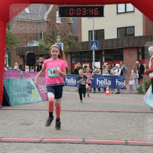 10.05.2026 - 8. Wedeler Halbmarathon Yannick Fuchs http://msf.ph/oto/9737052 10.05.2026 12:48:43 Ziel 10, 03, 46, 14, 2111, 25, 148, 197, 825, 2110, 2111 meine-sportfotos.de