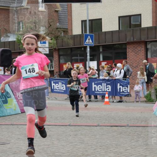 10.05.2026 - 8. Wedeler Halbmarathon Yannick Fuchs http://msf.ph/oto/9737053 10.05.2026 12:48:43 Ziel 148, 825, 148, 197, 825, 2110, 2111 meine-sportfotos.de