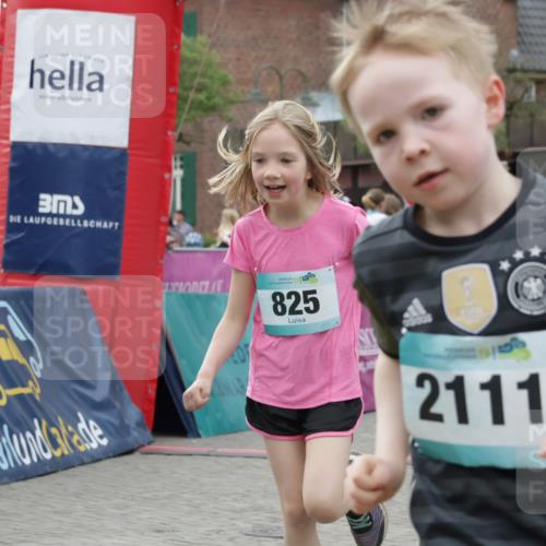 10.05.2026 - 8. Wedeler Halbmarathon Yannick Fuchs http://msf.ph/oto/9737065 10.05.2026 12:48:46 Ziel 56, 825, 2111, 148, 825, 909, 2111 meine-sportfotos.de