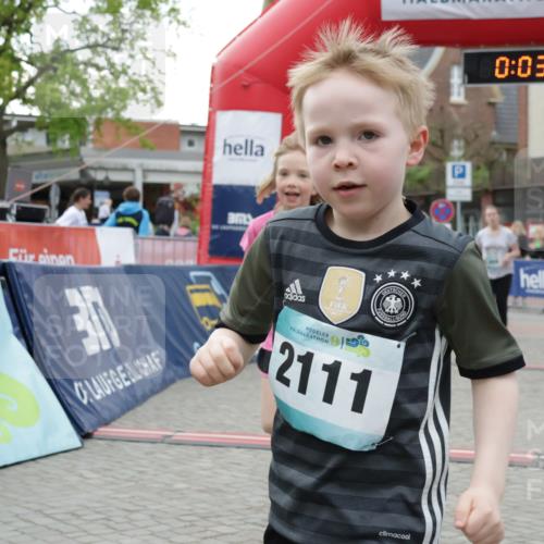 10.05.2026 - 8. Wedeler Halbmarathon Yannick Fuchs http://msf.ph/oto/9737067 10.05.2026 12:48:47 Ziel 30, 0, 03, 50, 2014, 2111, 148, 825, 909, 2111 meine-sportfotos.de