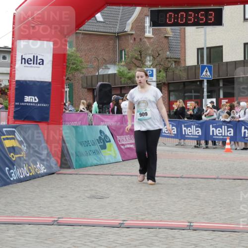 10.05.2026 - 8. Wedeler Halbmarathon Yannick Fuchs http://msf.ph/oto/9737076 10.05.2026 12:48:49 Ziel 30, 10, 03, 53, 909, 825, 909, 2111 meine-sportfotos.de