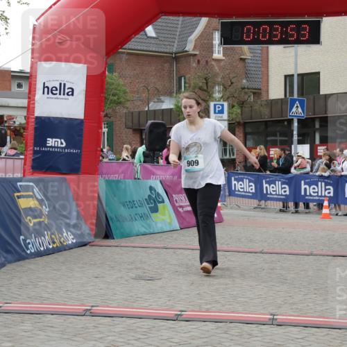 10.05.2026 - 8. Wedeler Halbmarathon Yannick Fuchs http://msf.ph/oto/9737080 10.05.2026 12:48:50 Ziel 30, 0, 03, 53, 909, 825, 909, 2111 meine-sportfotos.de
