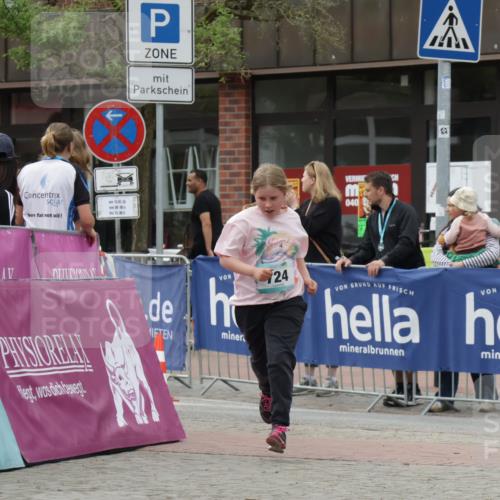 10.05.2026 - 8. Wedeler Halbmarathon Yannick Fuchs http://msf.ph/oto/9737082 10.05.2026 12:48:54 Ziel 10, 05, 26, 1500, 040, 24, 724, 909 meine-sportfotos.de