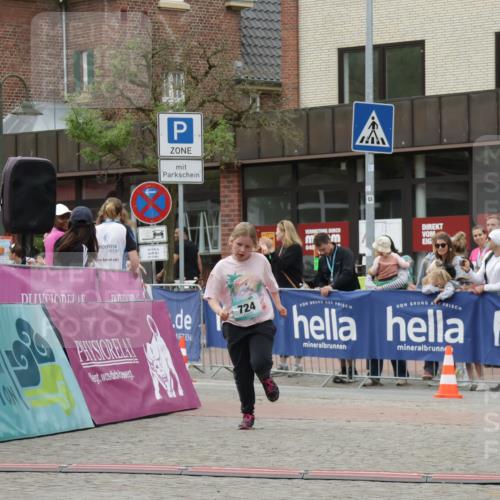 10.05.2026 - 8. Wedeler Halbmarathon Yannick Fuchs http://msf.ph/oto/9737085 10.05.2026 12:48:54 Ziel 040, 724, 724, 909 meine-sportfotos.de