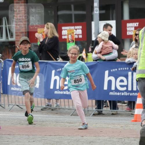 10.05.2026 - 8. Wedeler Halbmarathon Yannick Fuchs http://msf.ph/oto/9737097 10.05.2026 12:49:06 Ziel 75, 16, 856, 850, 850, 856 meine-sportfotos.de