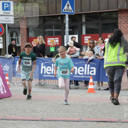 10.05.2026 - 8. Wedeler Halbmarathon Yannick Fuchs http://msf.ph/oto/9737100 10.05.2026 12:49:07 Ziel 10, 05, 26, 15, 1, 1, 856, 75, 16, 040, 24, 2013, 850, 850, 856 meine-sportfotos.de