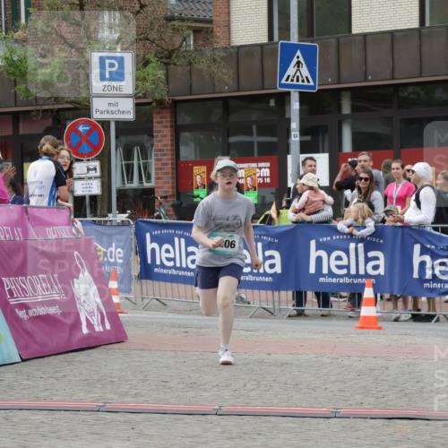 10.05.2026 - 8. Wedeler Halbmarathon Yannick Fuchs http://msf.ph/oto/9737123 10.05.2026 12:49:29 Ziel 75, 16, 06, 2206 meine-sportfotos.de
