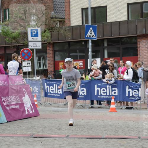 10.05.2026 - 8. Wedeler Halbmarathon Yannick Fuchs http://msf.ph/oto/9737125 10.05.2026 12:49:30 Ziel 653, 75, 16, 2206, 2206 meine-sportfotos.de