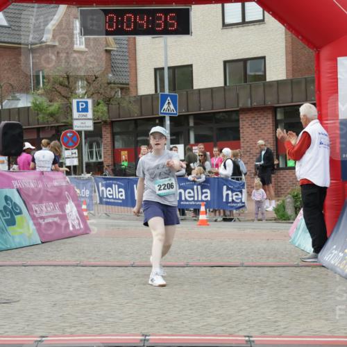 10.05.2026 - 8. Wedeler Halbmarathon Yannick Fuchs http://msf.ph/oto/9737130 10.05.2026 12:49:31 Ziel 180, 09, 35, 2206, 2206 meine-sportfotos.de